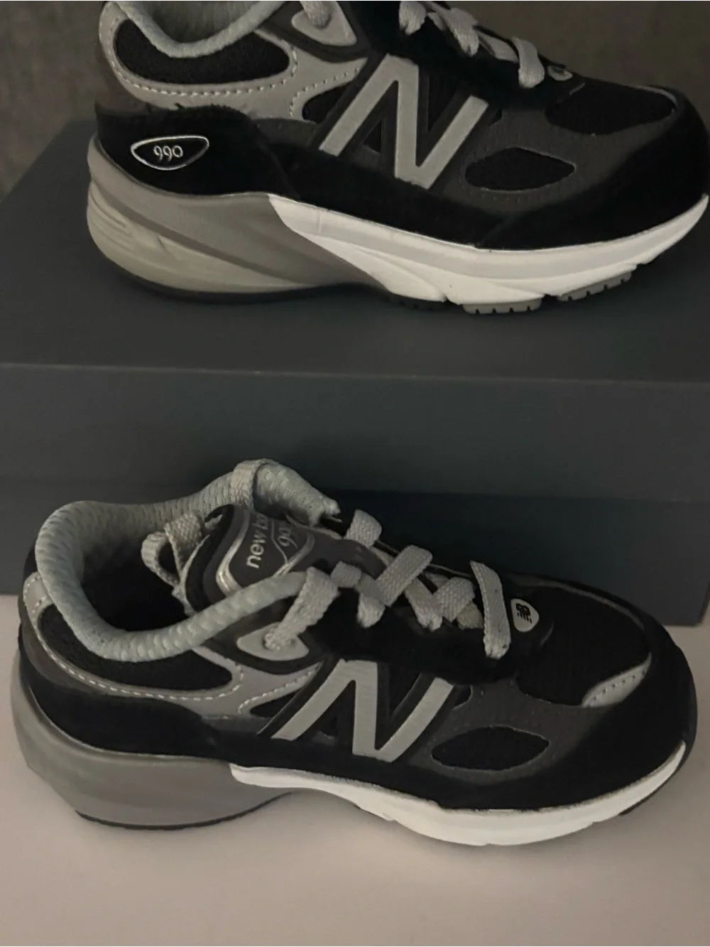 New Balance Kids 990 Sneaker — Black/Grey/White  size 7c New!!